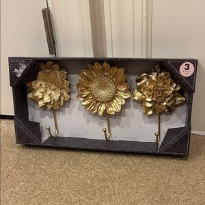 New Gold Floral Wall Hook Set